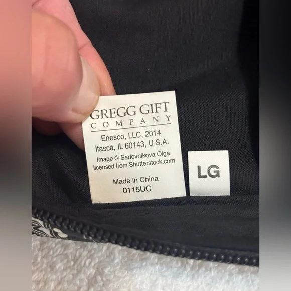 Black and White Paisley Bible Cover - Picture 4 of 7